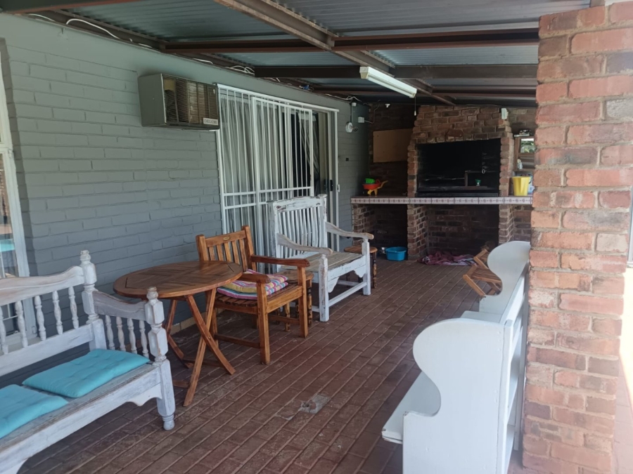 4 Bedroom Property for Sale in Carters Glen Northern Cape